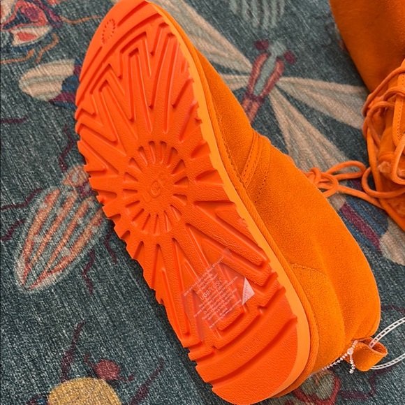 nwot UGG Orange Neumel Chukka Boots in Clementine 11 - Picture 3 of 6